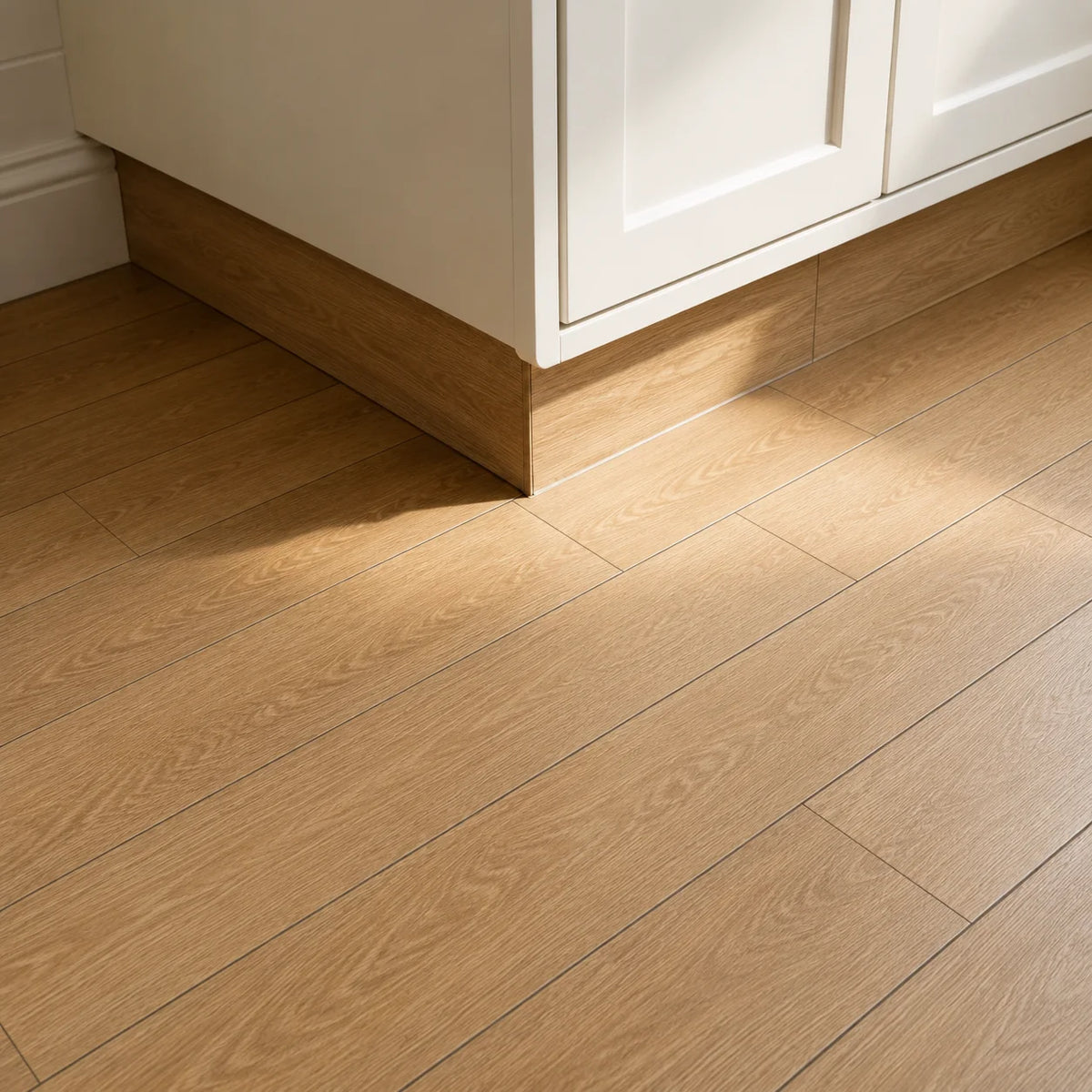 Waterproof Wood Flooring - Transform Your Space in Just 30 Minutes - (60 cm × 15 cm)